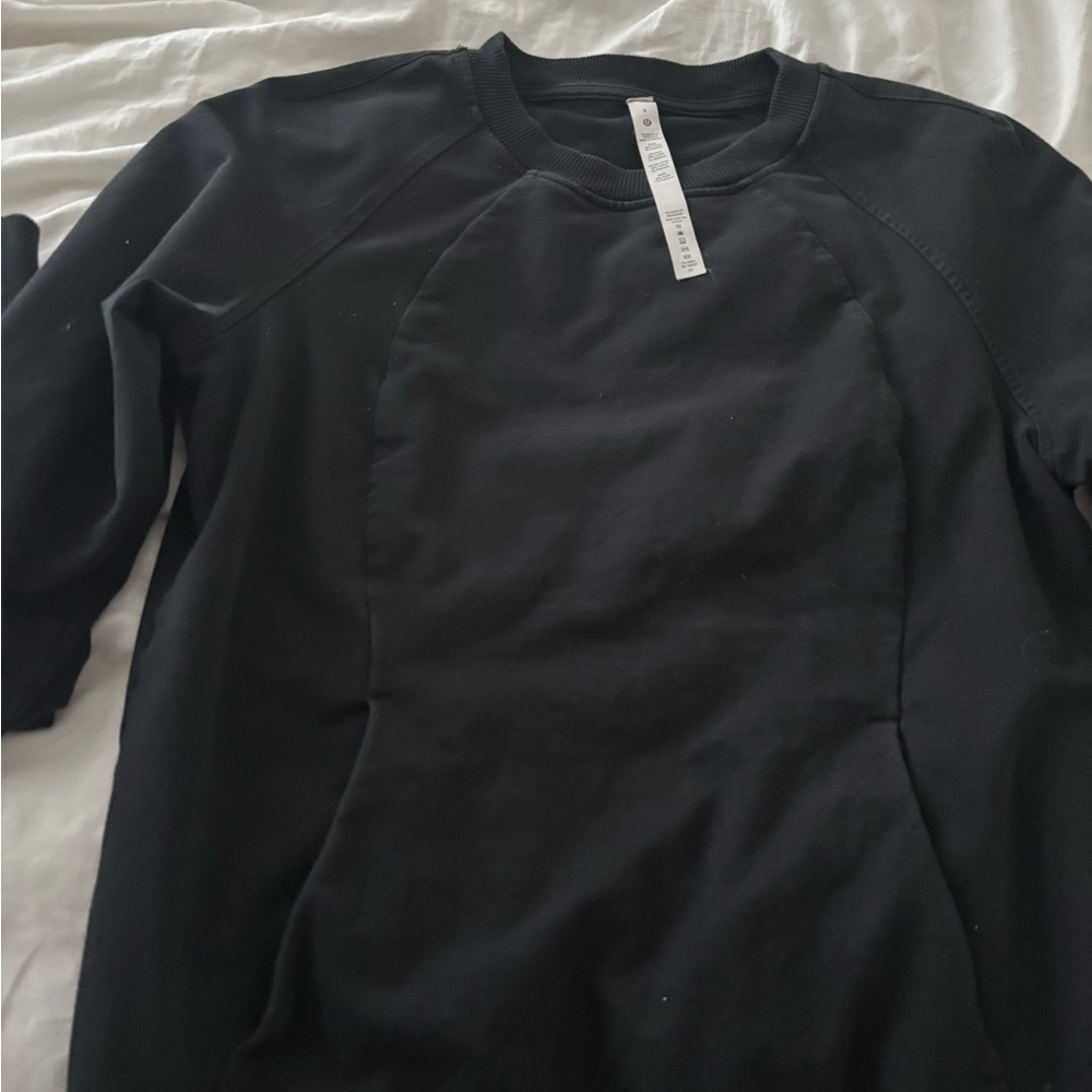 Black lulu lemon pullover with pockets